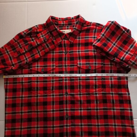 Tilley Plaid Flannel Long Sleeve Button-down Shirt Red Black Gray Men’s Size XL - Picture 10 of 13
